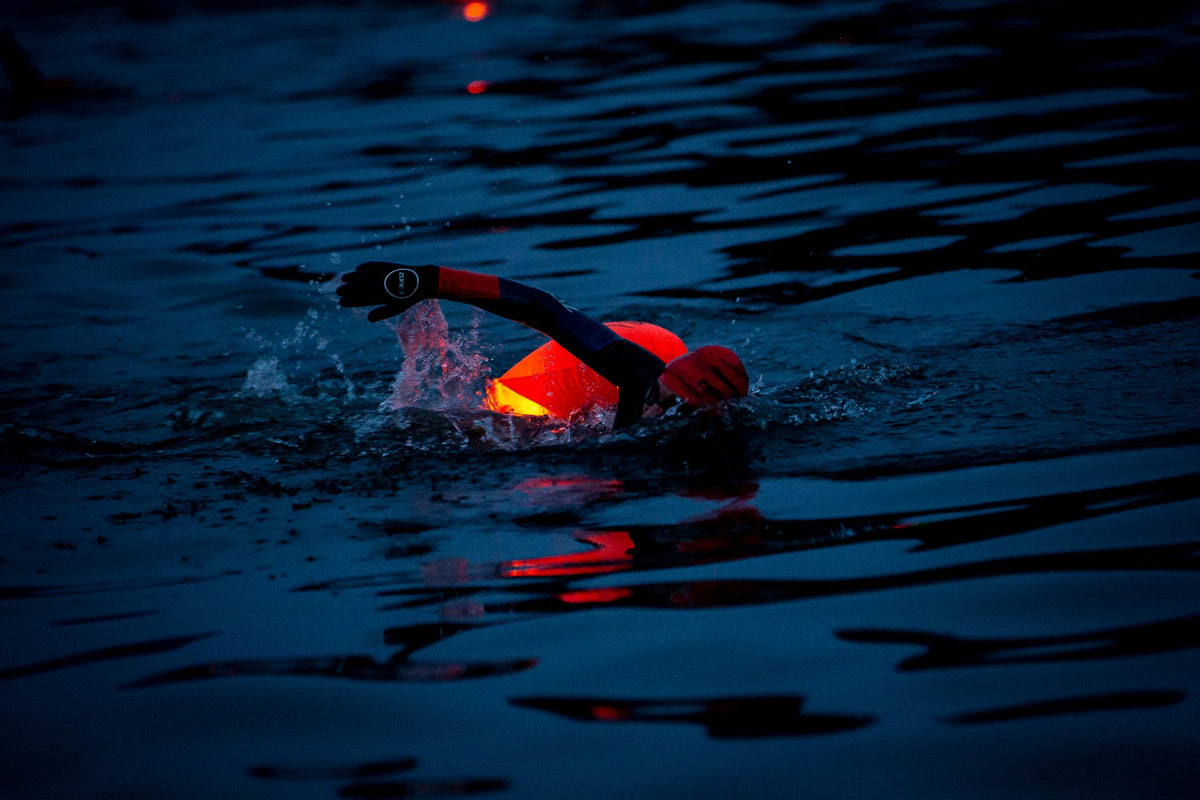 Bóia Mochila Reciclada para Swim-Run de 28L com Luzes Led